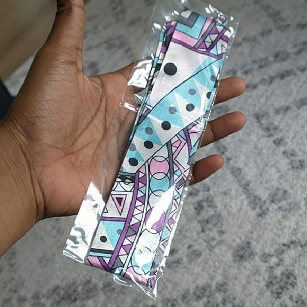 Geometric Pattern Satin Scarf Twilly in Teal & Purple